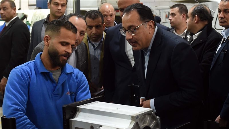 رئيس الوزراء يتفقد