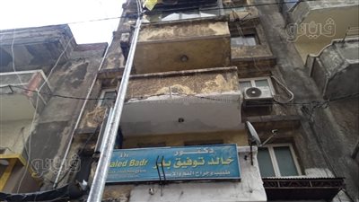 مصرع مسن في انهيار سقف حجرة بالإسكندرية (صور)
