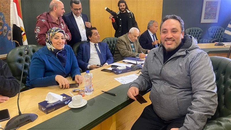 الكاتب الصحفي محمد