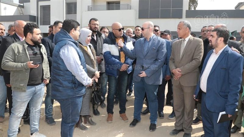 محافظ بني سويف بقرية