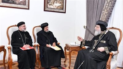 البابا تواضروس يتلقى تقريرا عن الخدمة في إيبارشية شبرا الخيمة