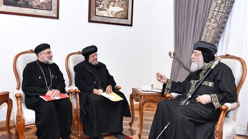 البابا تواضروس ومطران