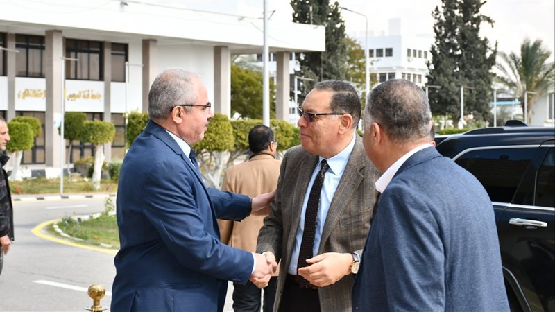 الدكتور ناصر مندور