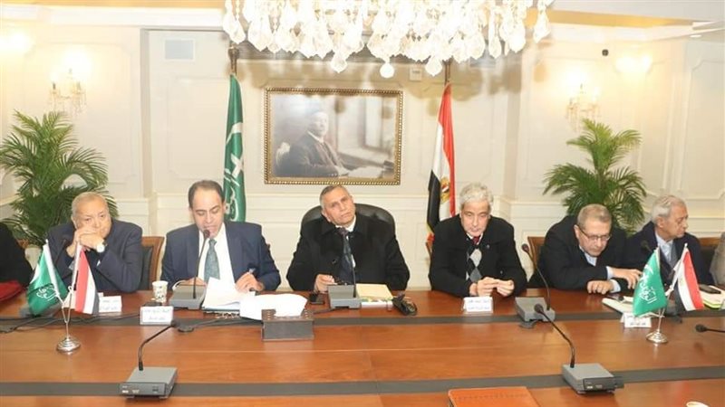 الوفد ينظم حلقة نقاشية