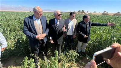 وزير الزراعة ومحافظ جنوب سيناء يتفقدان معرض السلع ومعصرة الزيوت وإحدى المزارع الخاصة