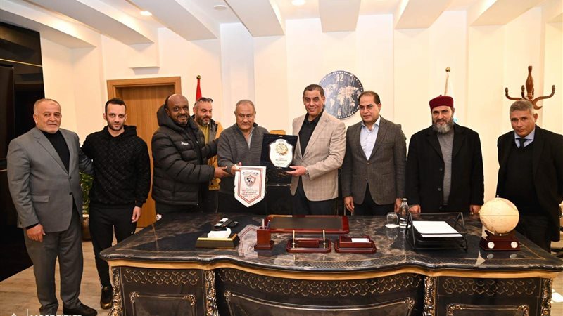 على فراج مع بعثة