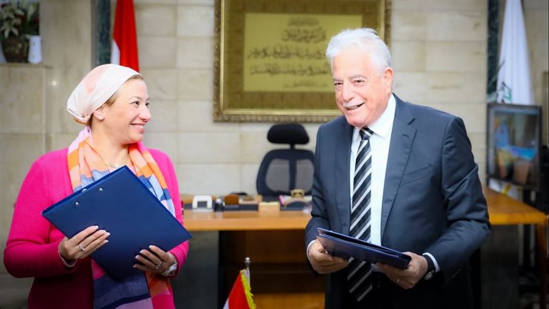 وزيرة البيئة ومحافظ