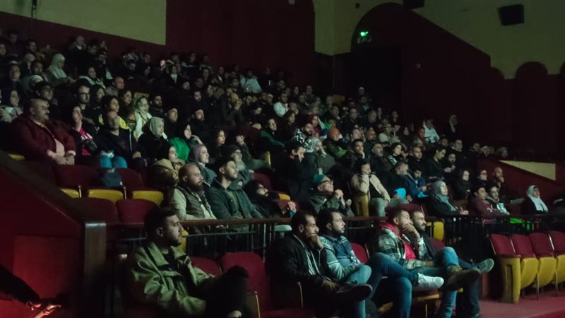 الجمهور خلال العرض،