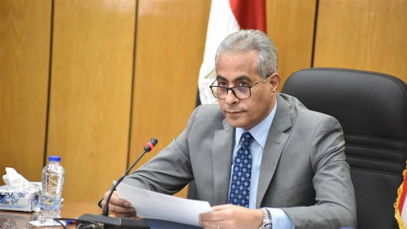 حسن شحاتة وزير القوى
