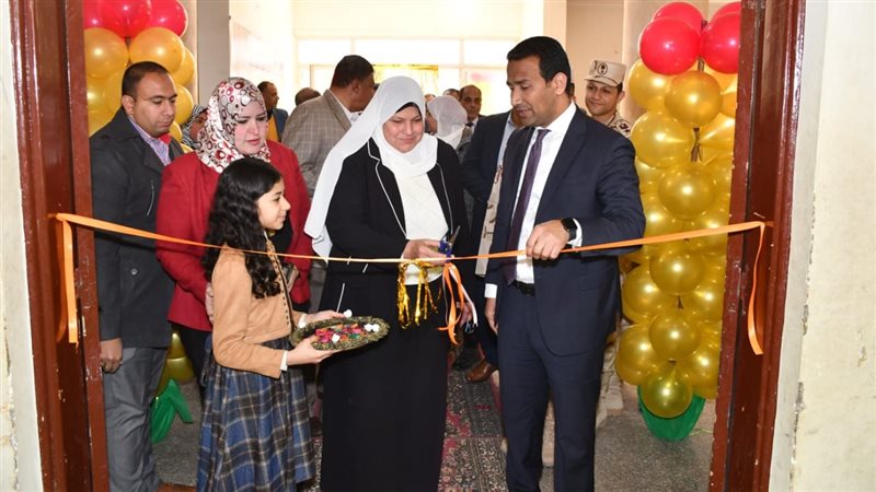 افتتاح معرض الملابس