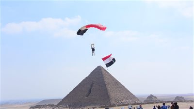 الشباب والرياضة: إقامة ماراثون دولي وقفز بالمظلات فوق الأهرامات للمحاربين القدامى