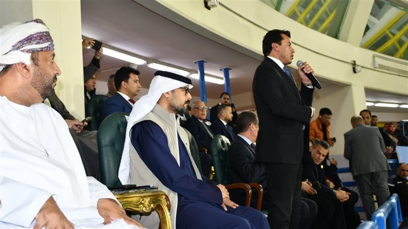 وزير الرياضة يفتتح