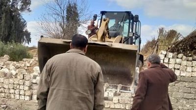 حملة لإزالة التعديات على الأراضي الزراعية في الشرقية 