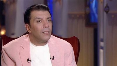 إصابة مصطفى كامل بكسر في يده 