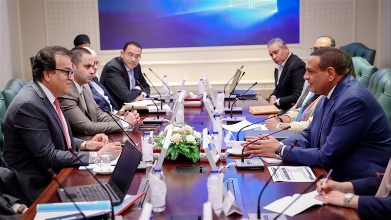 لقاء وزير الصحة مع