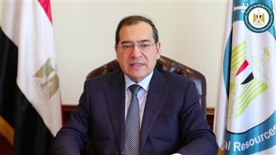 الملا يبحث مع السفير البريطاني الفرص الاستثمارية للشركات الإنجليزية في مصر