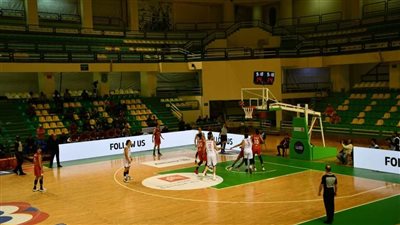 وزير الرياضة ومحافظ الإسكندرية يؤازران منتخب مصر لكرة السلة أمام تونس