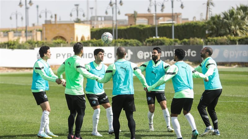 بيراميدز، فيتو