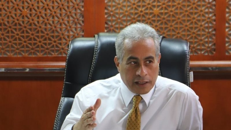حسن شحاتة وزير القوى
