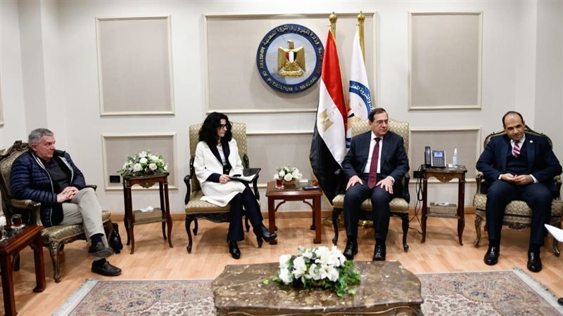 الملا خلال اللقاء،