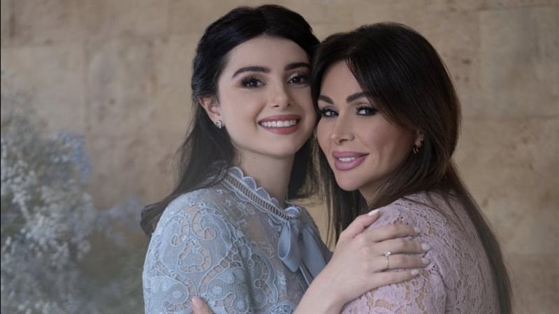 ماريتا الحلاني وأمها،