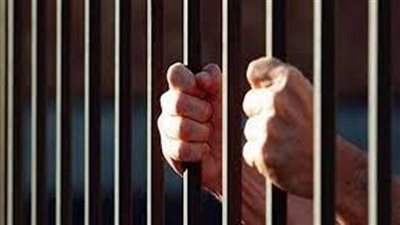 ضبط شخصين لسرقتهما محولات ومواتير وكابلات كهربائية من مدرسة بـ15 مايو