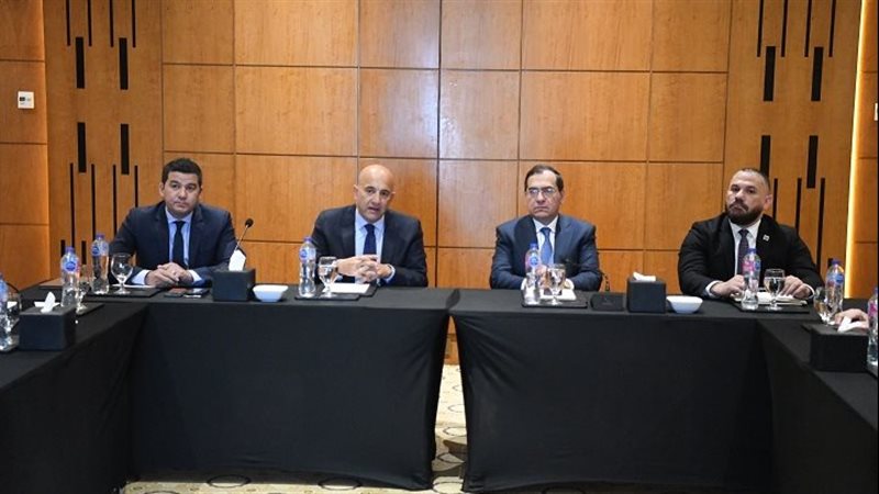 وزير البترول خلال