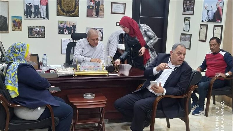 اجتماع رئيس حي شرق