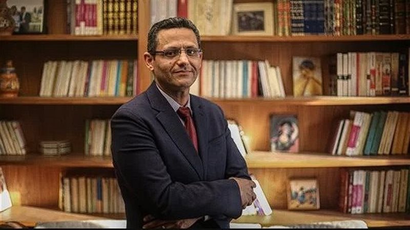 الكاتب الصحفي خالد