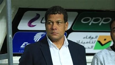 علاء عبد العال يطلب رش أرضية الملعب قبل انطلاق مباراة الداخلية والمحلة (فيديو) 