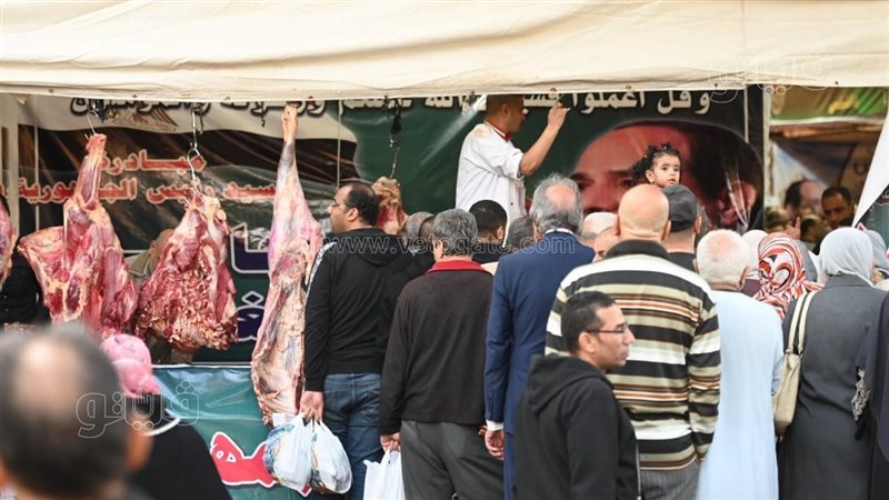 زحام على اللحوم في