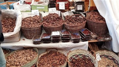أسعار البلح وياميش رمضان بمعرض وزارة الزراعة في حديقة الأورمان (صور)