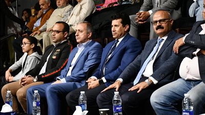 أشرف صبحي يشهد ختام بطولة بلاك بول الدولية للإسكواش