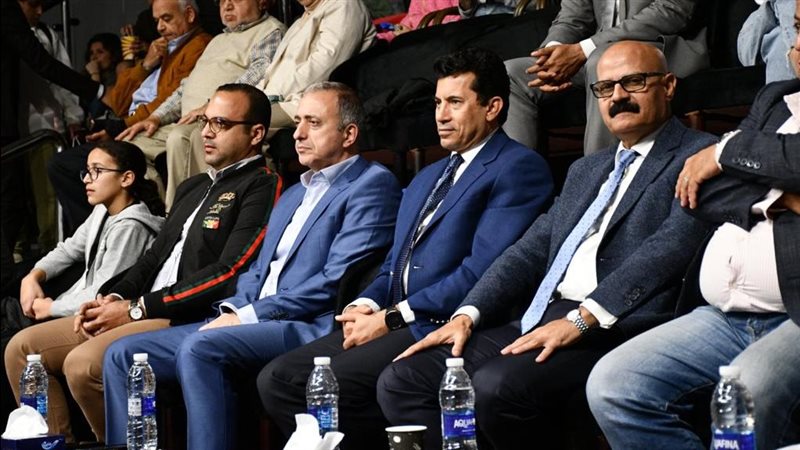 أشرف صبحي يشهد ختام