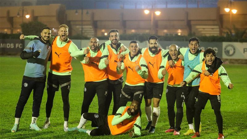 بيراميدز، فيتو