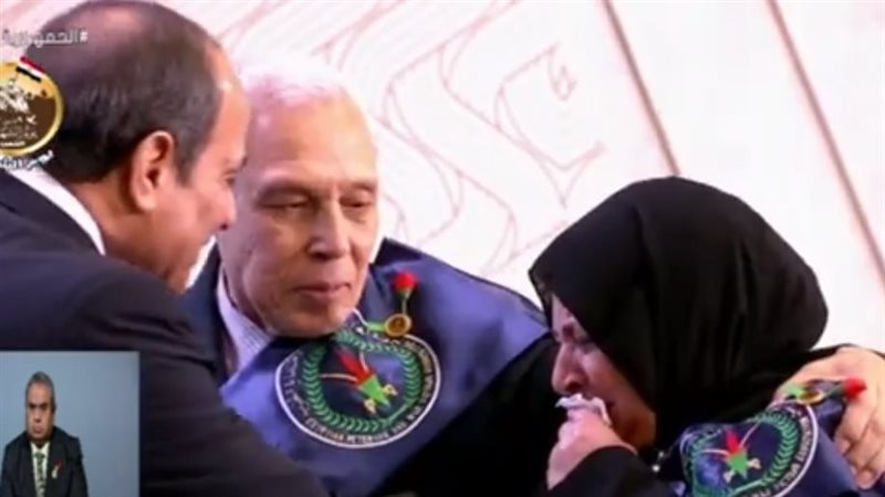 والدة الشهيد العقيد