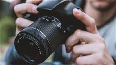 تفسير حلم التصوير في المنام وعلاقته بالمشاكل العائلية والخداع من المحيطين 
