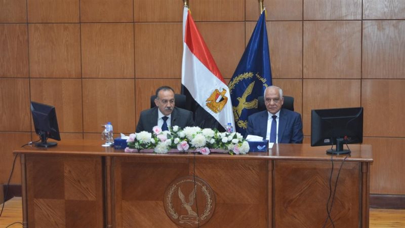 محافظ الجيزة ومديرا