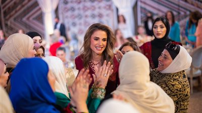 الملكة رانيا تكشف تجهيزات حفل زفاف الأميرة إيمان (فيديو)
