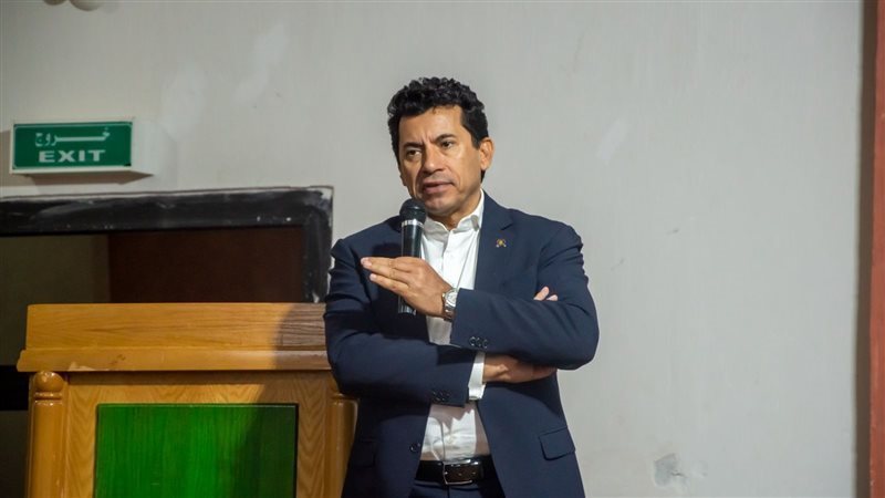 وزير الشباب والرياضة،