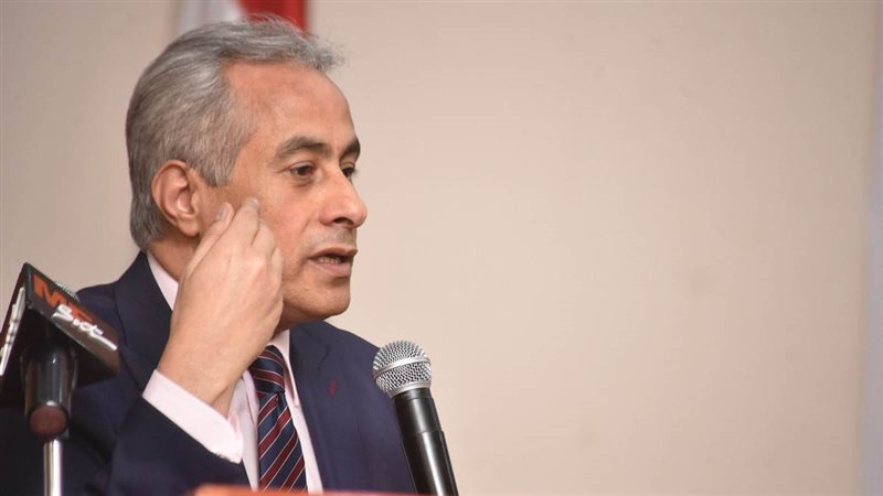 حسن شحاتة وزير القوى