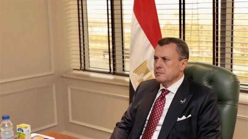 وزير السياحة والآثار،
