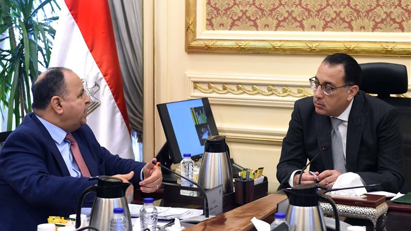 رئيس الوزراء ووزير