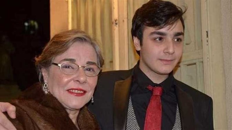 الفنانة مها أبو عوف