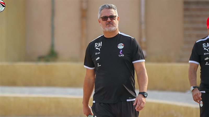 ميكالي، فيتو