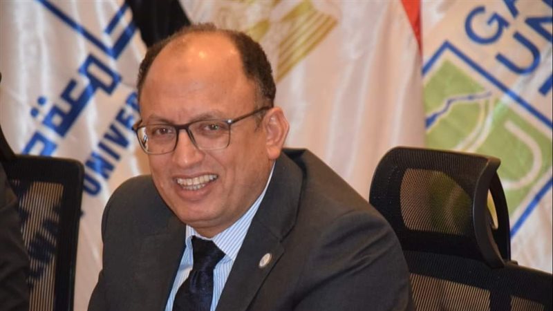  الدكتور السيد قنديل