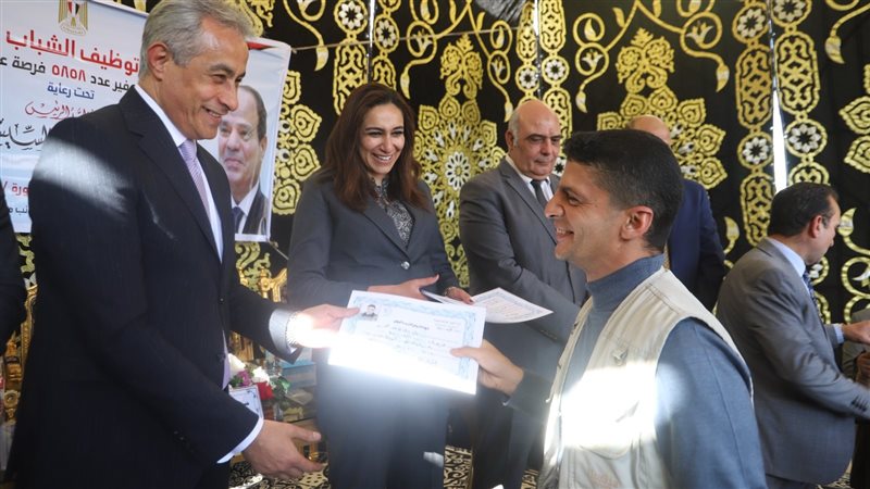 حسن شحاتة وزير القوى