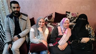 الأم المثالية البديلة بالمنوفية، نوال تبنت فاطمة من دور رعاية فكافأها الله بعمارة بدل الغرفة