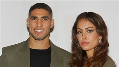 زوجة حكيمي لاعب باريس تعلن انفصالها عن اللاعب