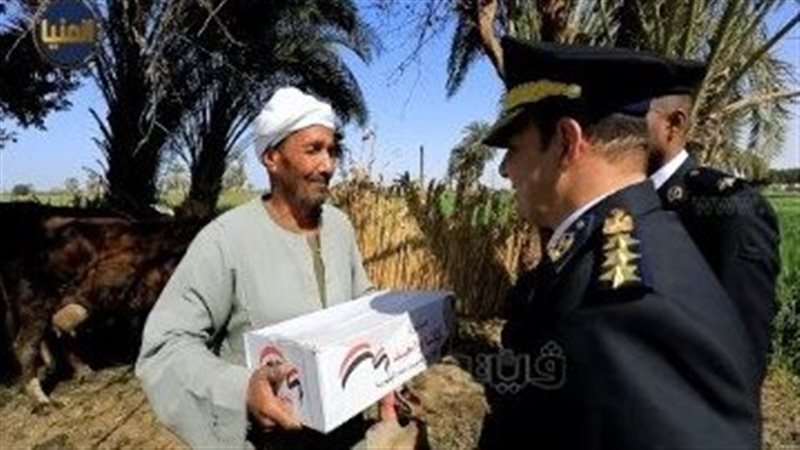 توزيع عبوات غذائية